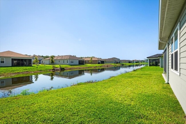Building Photo - 4 Bedrooms | 2 Bathrooms | Screened Patio ...