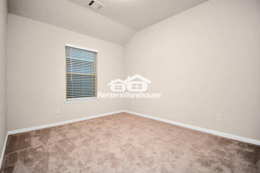 Building Photo - 6927 Escondido Dr