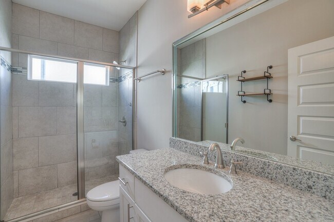 Building Photo - 908 Youngs Ln