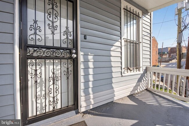 Building Photo - 2638 Stanton Rd SE