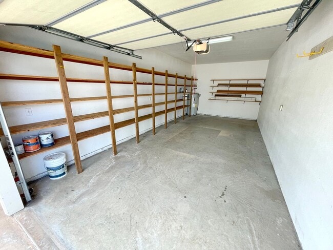 Building Photo - Unfurnished 2BR/1BA single level Ohana wit...