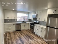 Building Photo - 1/2 Off First Month's Rent - Remodeled/Gor...