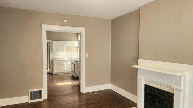 Building Photo - Delightful 1-Bedroom Retreat in Lively St. Louis District – Alberta Street