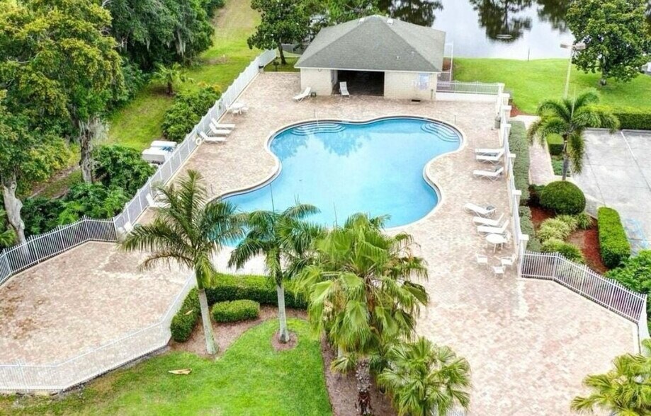 Building Photo - 2544 Ventura Cir