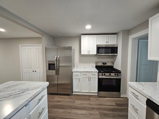 Kitchen - 207 S East St