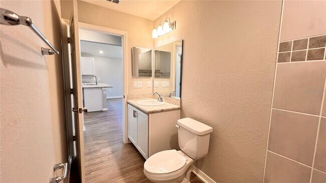 Building Photo - 1097 SILAS St