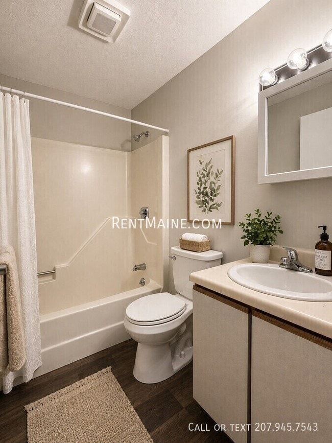 Building Photo - 20 Tall Pines Dr