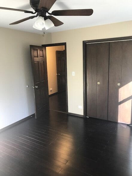 Building Photo - 512 Carlyle Ln
