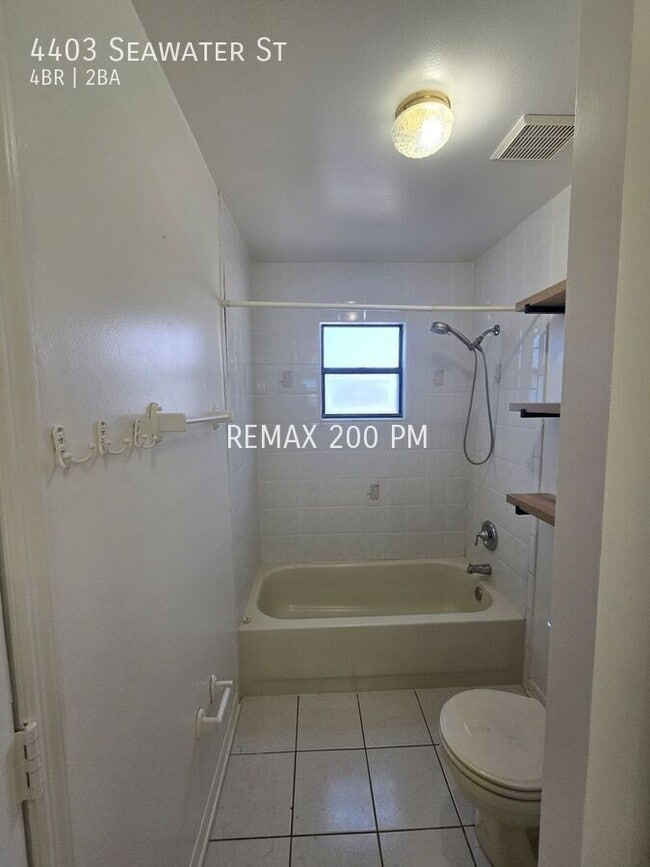 Building Photo - 4403 Seawater St