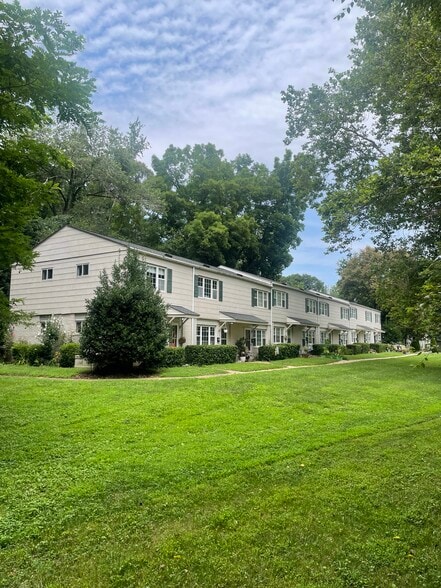 Primary Photo - 26 S Monroe Rd