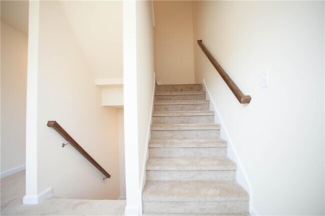 Building Photo - 4355 Almanor Cir