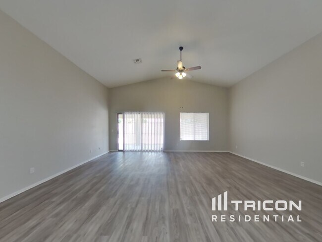 Building Photo - 7928 W Gibson Ln