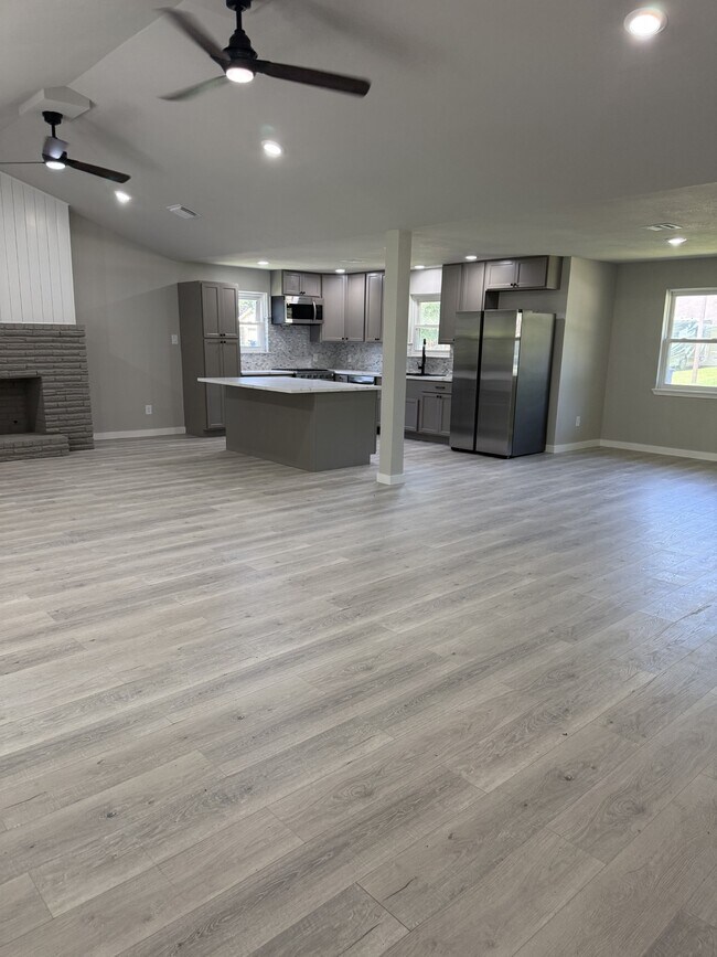 Building Photo - 135 Highland Terrace Dr