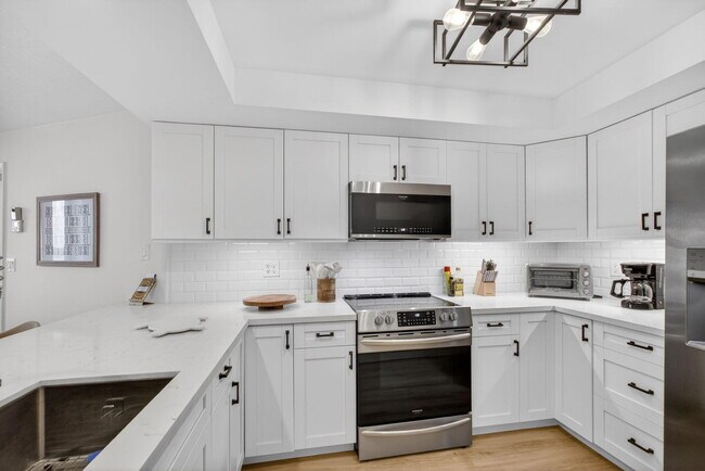 Building Photo - 2800 N Ocean Dr