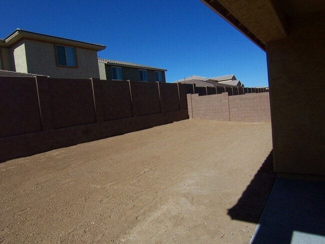 Building Photo - Gilbe Single Story 4 Bedroom