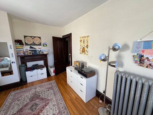 Building Photo - 211-213 Holland Street