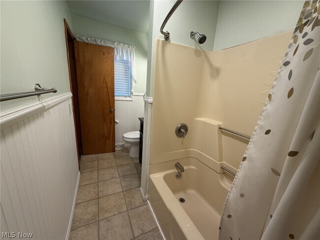 Building Photo - 1405 Gypsy Ln