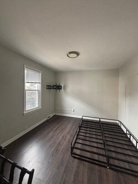 Building Photo - 1909 Coltman Rd