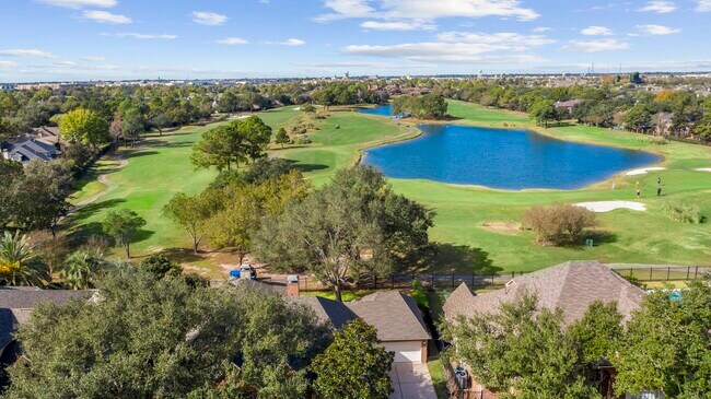 Building Photo - 1122 Wellshire Dr