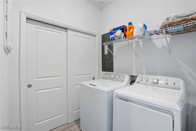 Building Photo - 11861 Venetian Lagoon Dr