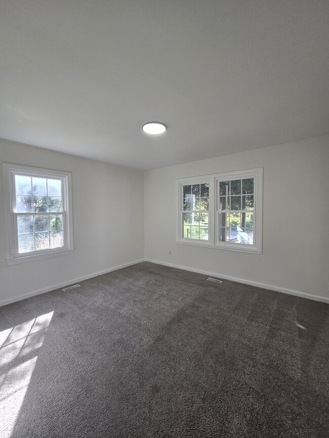 Building Photo - 1334 N Estelle St