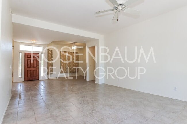 Building Photo - Stunning 2-beds, 2-baths home located in t...