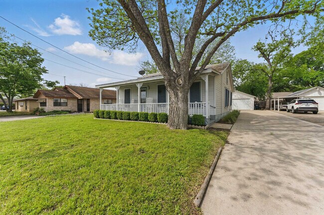 Building Photo - 175 Fredericksburg Rd