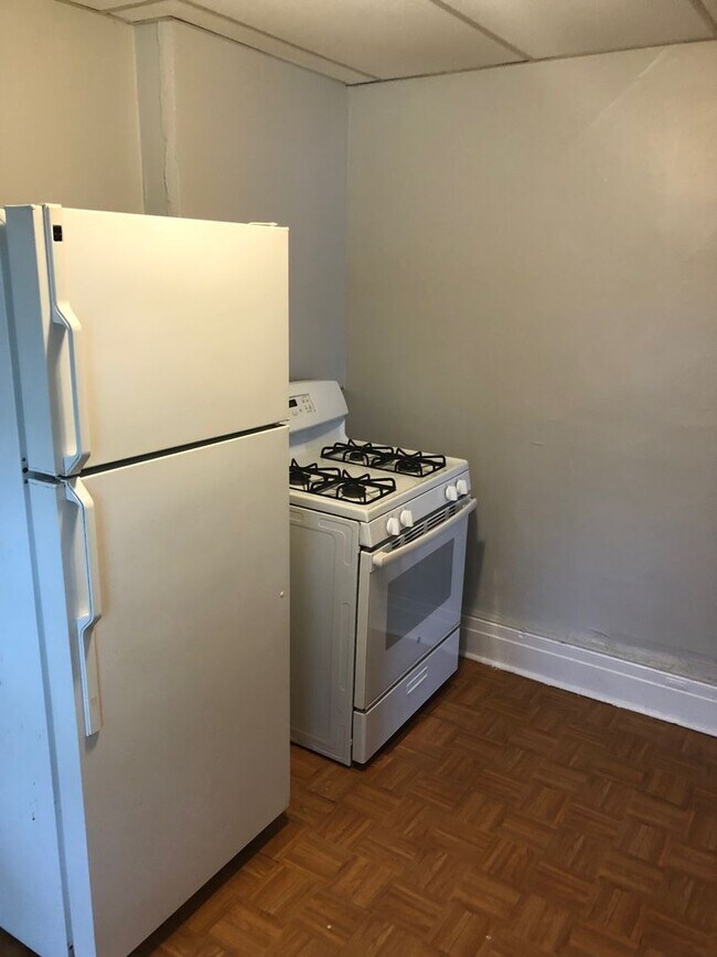 Building Photo - 291 Pearl St | Apt B | 2 BD/1 BA | Great L...