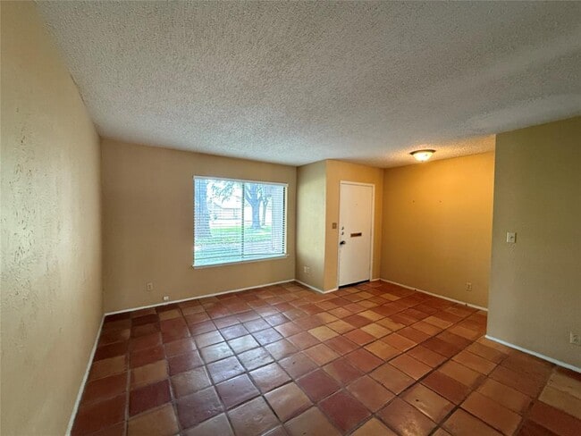 Building Photo - 9611 Blue Creek Ln