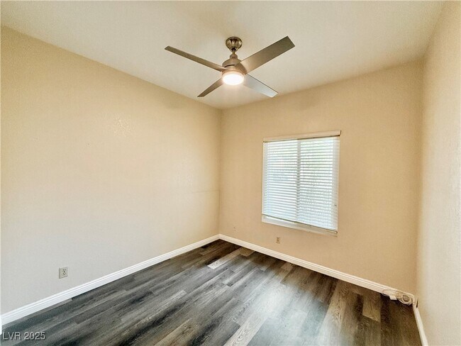 Building Photo - 1502 Cliff Branch Dr