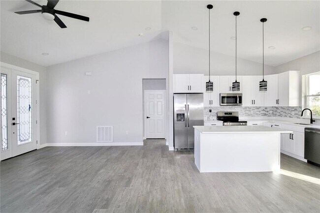 Building Photo - 7335 Domenico St