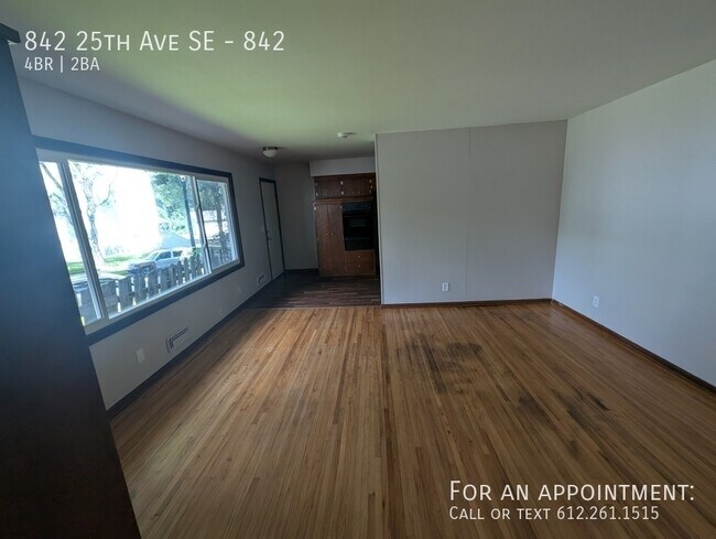 Building Photo - 842 25th Ave SE