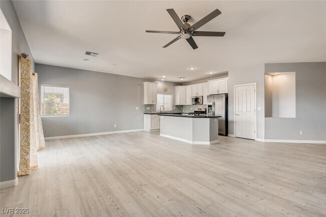 Building Photo - 3594 Driving Range St