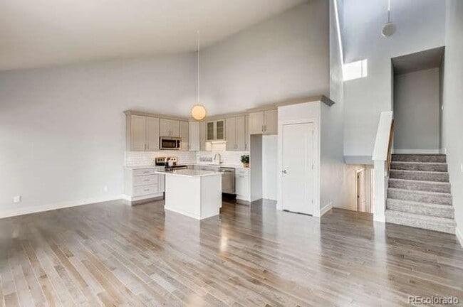Building Photo - Beautifully Remodeled 3 bedroom Townhome in the Pinery.
