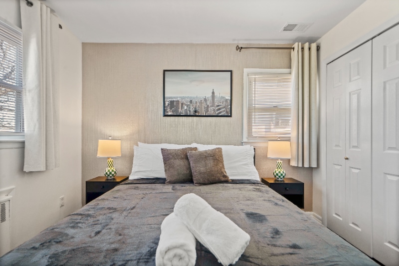 Building Photo - 9103 Columbia Ave