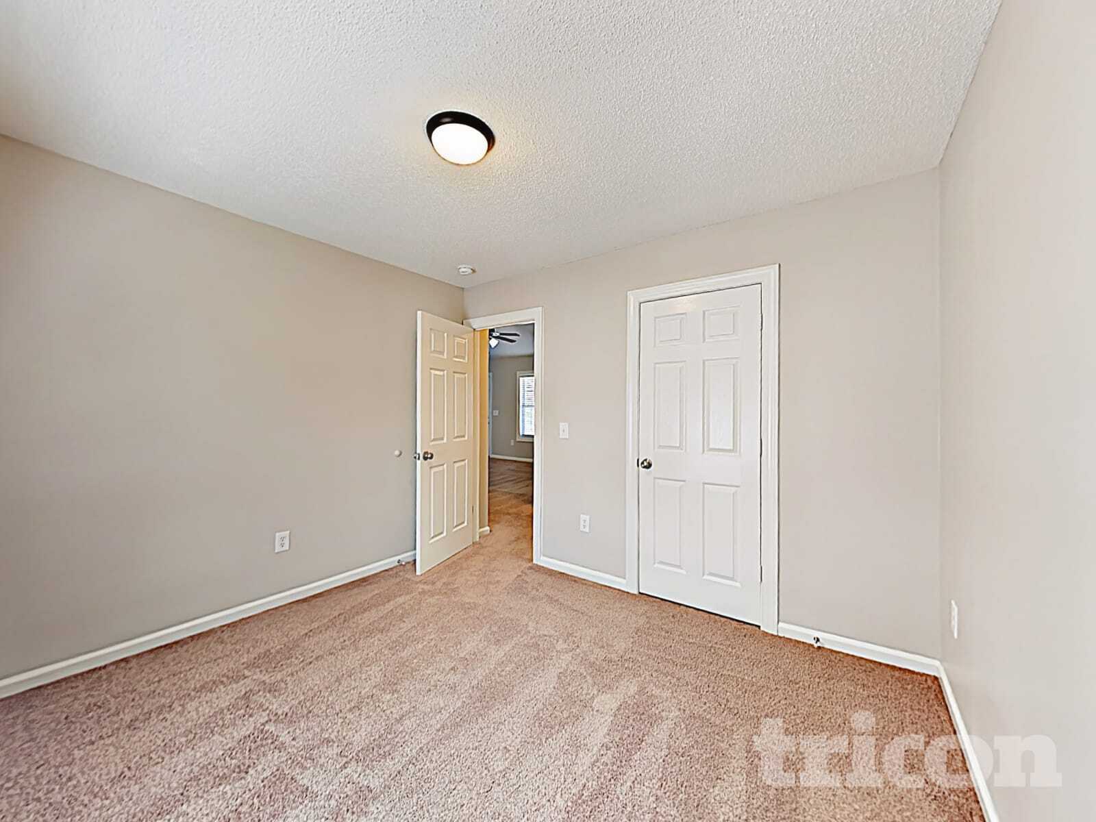 Building Photo - 923 Loch Lomond Cir