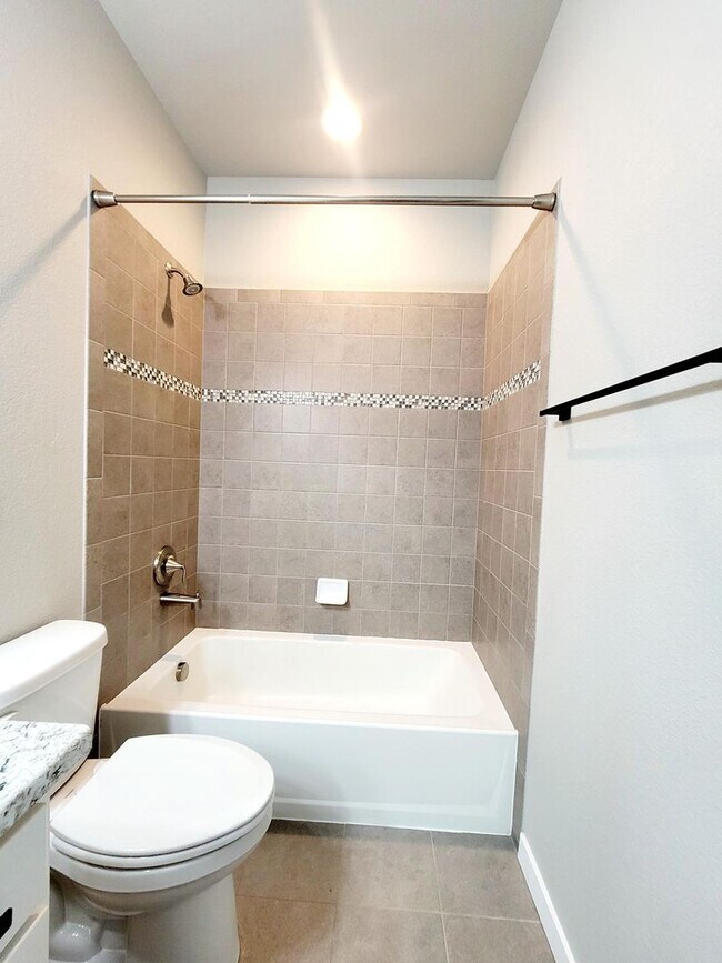 Building Photo - 7376 Peachleaf Dr