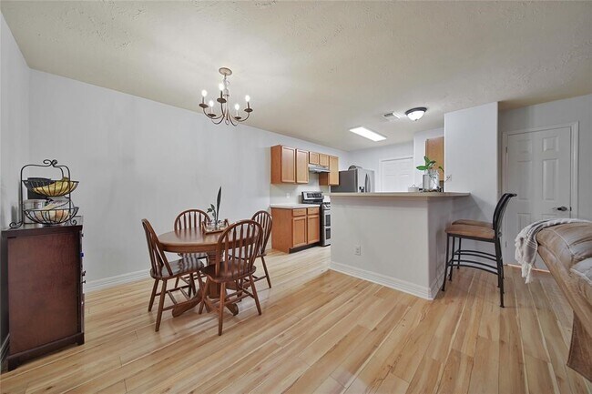 Building Photo - 16923 Lockford Ln