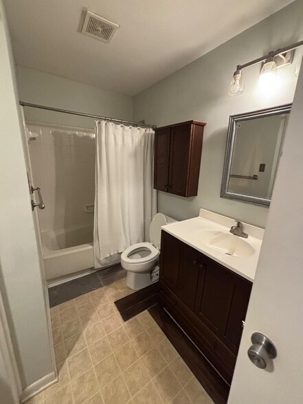 Building Photo - 2901 Heathstead Place