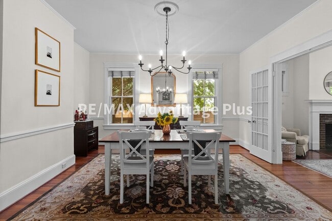 Building Photo - Spacious home located in The Avenues