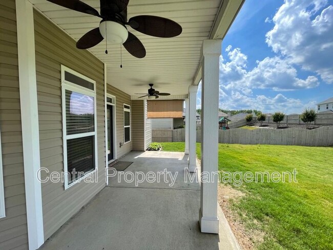 Building Photo - 514 W Holloway Dr