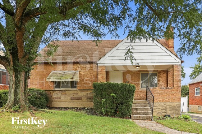 Building Photo - 1494 Clovernoll Dr
