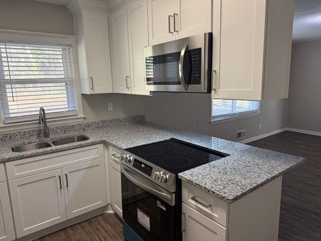 Building Photo - 437 Lockridge Ln