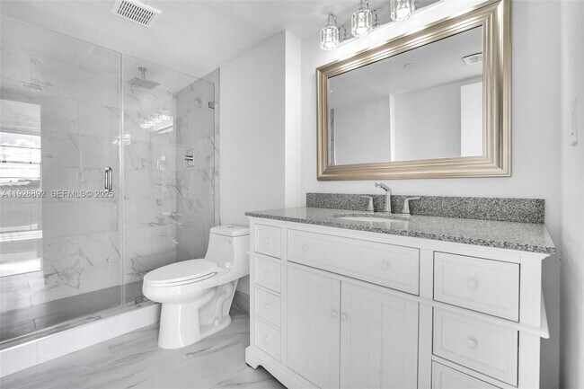 Building Photo - 1000 St Charles Pl