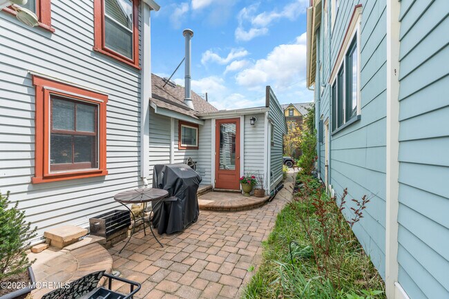 Building Photo - 119 Pilgrim Pathway