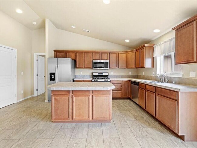 Building Photo - 6416 Three Rivers Dr