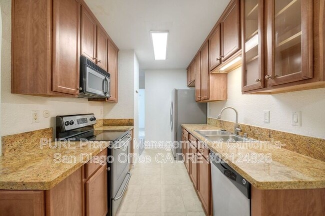 Building Photo - 9909 Azuaga St