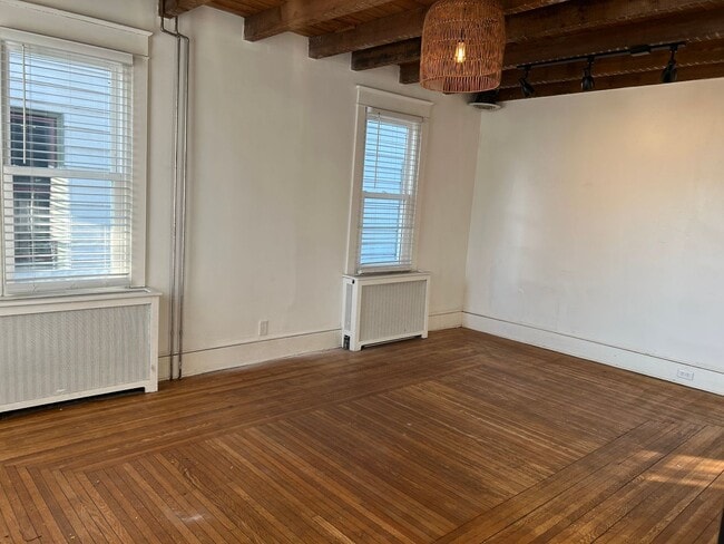 Building Photo - Stunning 5-bedroom in Conestoga Valley School District