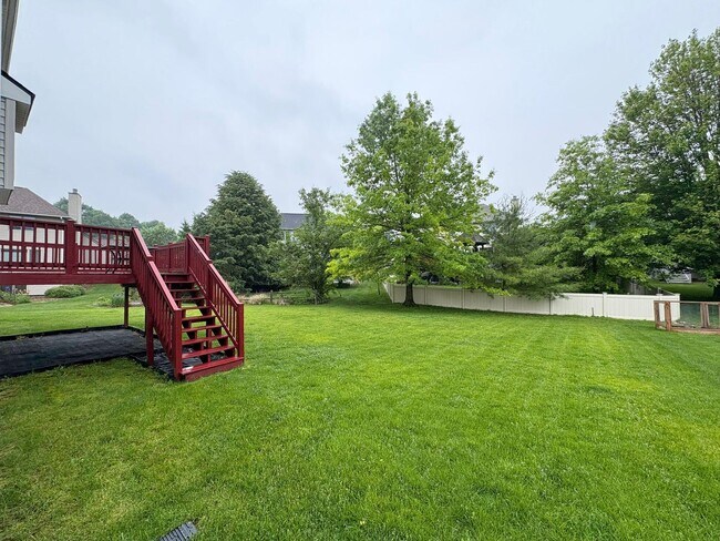 Building Photo - 565 Ironwood Way