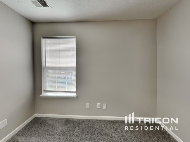 Building Photo - 7733 Wood Stream Dr